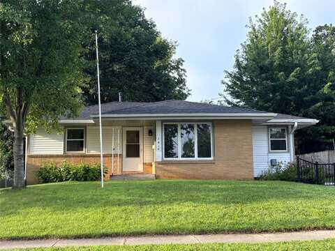 3610 Brinkwood Road, Des Moines, IA 50310