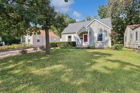 2715 Allison Avenue, Des Moines, IA 50310