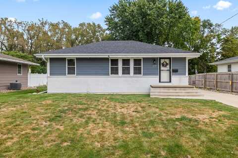 2529 Glenbrook Drive, Des Moines, IA 50316