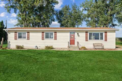 2165 332nd Ave, Dyersville, IA 52040