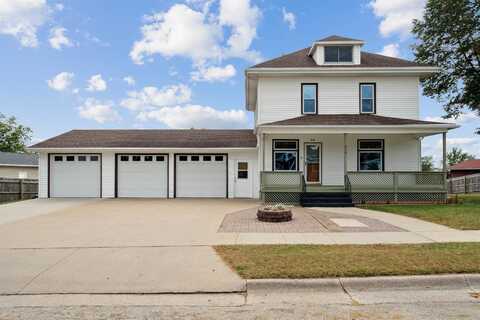 616 4th SE, Cascade, IA 52033
