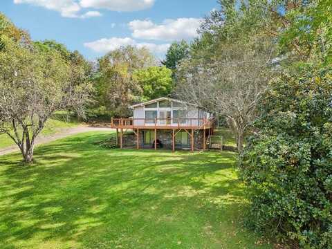 61 Magnolia Dr, Canton, NC 28716