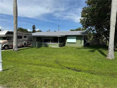 15976 Bellflower Street, Bokeelia, FL 33922