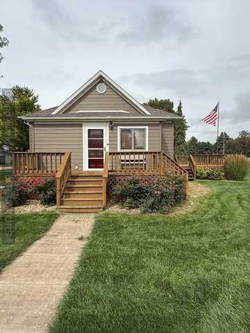 424 1st St, Hordville, NE 68846