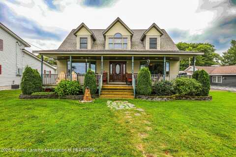 681 E Hess Lake Drive, Grant, MI 49327