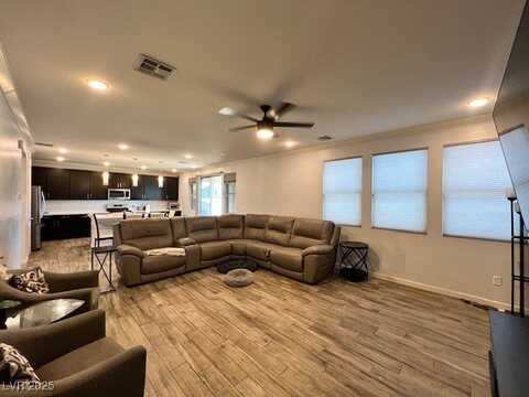 8330 Carabiner Court, Las Vegas, NV 89166