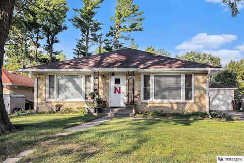 611 S 46 Street, Lincoln, NE 68510