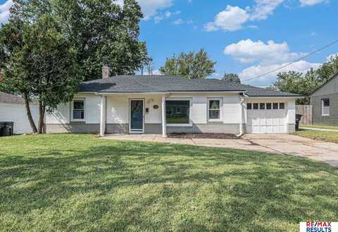 650 S 69 Street, Omaha, NE 68106