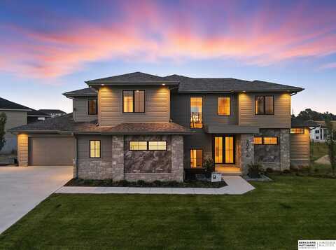 20638 Laurel Avenue, Elkhorn, NE 68022