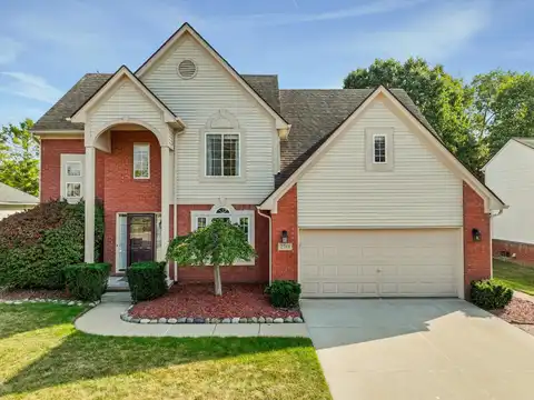 2741 Blue Heron Lane, Wixom, MI 48393