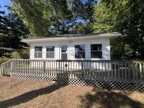 1370 E Hess Lake Drive, Grant, MI 49327