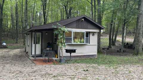 2404 Bialik Road, Manistee, MI 49660