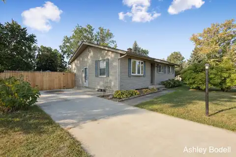 1940 Eldon Street NE, Grand Rapids, MI 49525