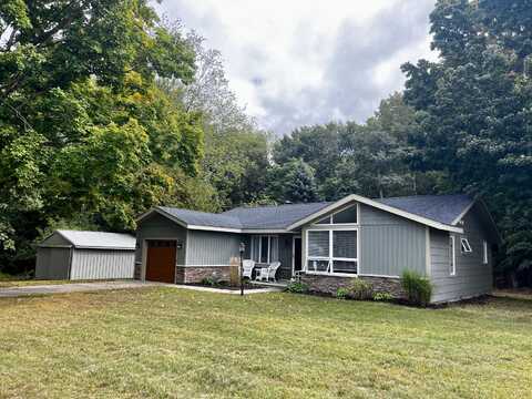 1536 N Betty Avenue, Ludington, MI 49431