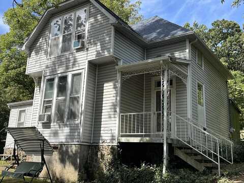413 Cherry Street, West Plains, MO 65775