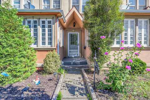 114 Rushbrook Street, Jermyn, PA 18433