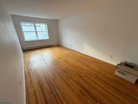 118 Main St, Butler, NJ 07405