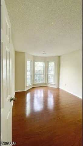 55 Howard St, Newark, NJ 07103