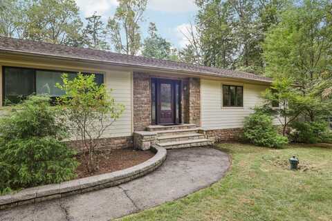 23 Plymouth Drive, Upper Saddle River, NJ 07458