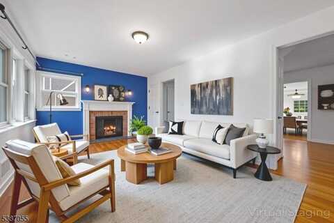9 Margaret Ct, Fair Lawn, NJ 07410