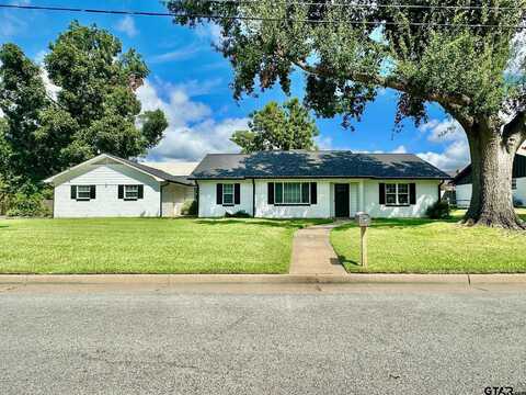 429 Holiday Ln, Tyler, TX 75703