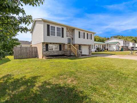 105 Hampton Lane, Hurricane, WV 25526