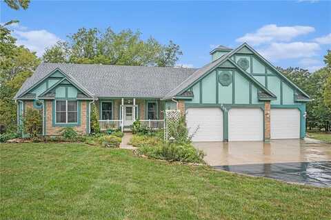 8250 Ravenswood Lane, De Soto, KS 66018