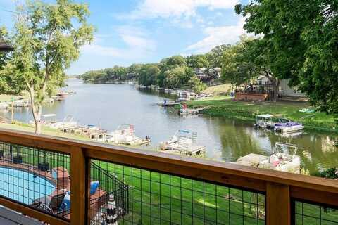 631 North Shore Drive, Lake Waukomis, MO 64151