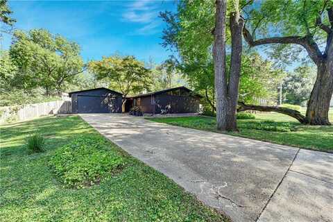 7841 Dearborn Drive, Prairie Village, KS 66208
