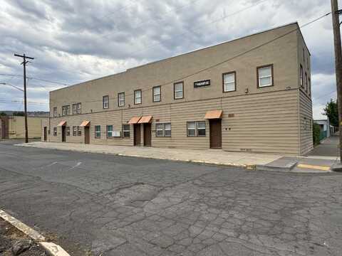 2105 Holly Avenue, Klamath Falls, OR 97601