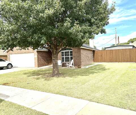 1010 Dogwood Avenue, Idalou, TX 79329