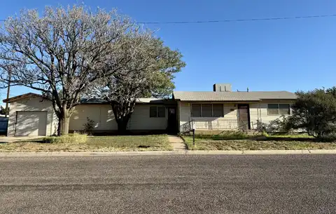 202 W 9th Street, Denver City, TX 79323