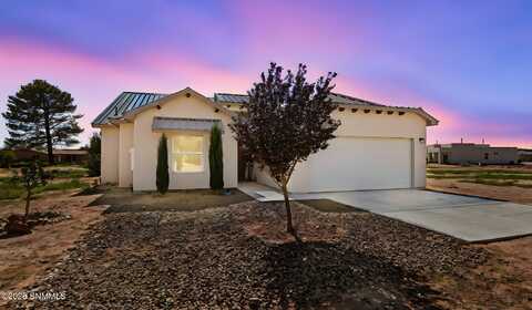 131 Esterlina Court, Las Cruces, NM 88005