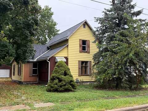 32 Grove Ave, Shelby, OH 44875