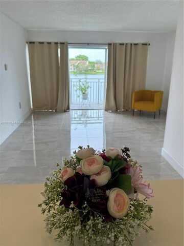 9363 Fontainebleau Blvd, Miami, FL 33172