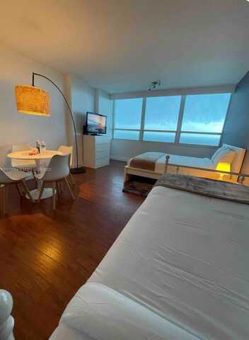 5445 Collins Ave, Miami Beach, FL 33140