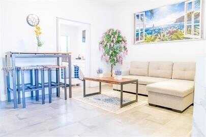 824 NE 4th St, Fort Lauderdale, FL 33301