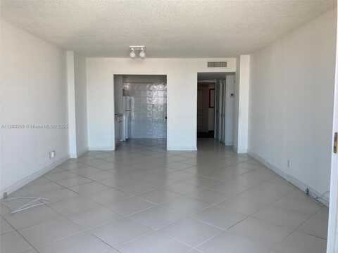 100 Bayview Dr, Sunny Isles Beach, FL 33160