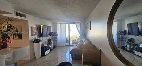8075 NW 7th St, Miami, FL 33126