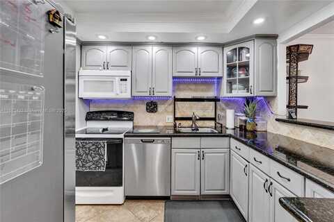 3150 N Palm Aire Dr, Pompano Beach, FL 33069