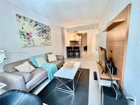 100 Lincoln Rd, Miami Beach, FL 33139