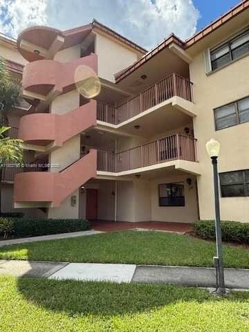 7401 NW 16th St, Plantation, FL 33313