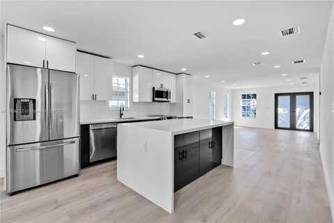 407 NW 45th St, Miami, FL 33127