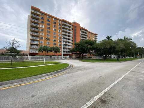 2450 NE 135th St, North Miami, FL 33181