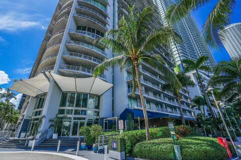 690 SW 1st Ct, Miami, FL 33130