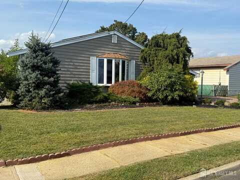 42 Boulevard East, Old Bridge, NJ 07735