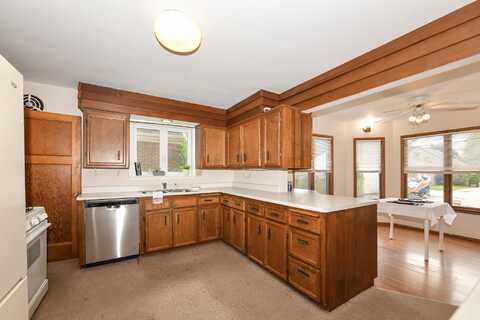 2857 N 83rd St, Milwaukee, WI 53222