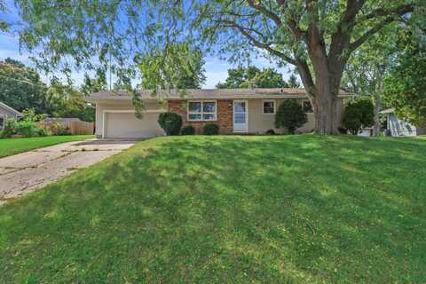 1222 Allermann Dr, Watertown, WI 53094