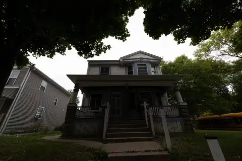 2204 N 41st St, Milwaukee, WI 53208