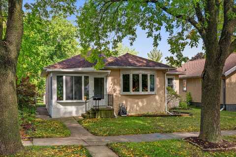 1827 Adams St, La Crosse, WI 54601
